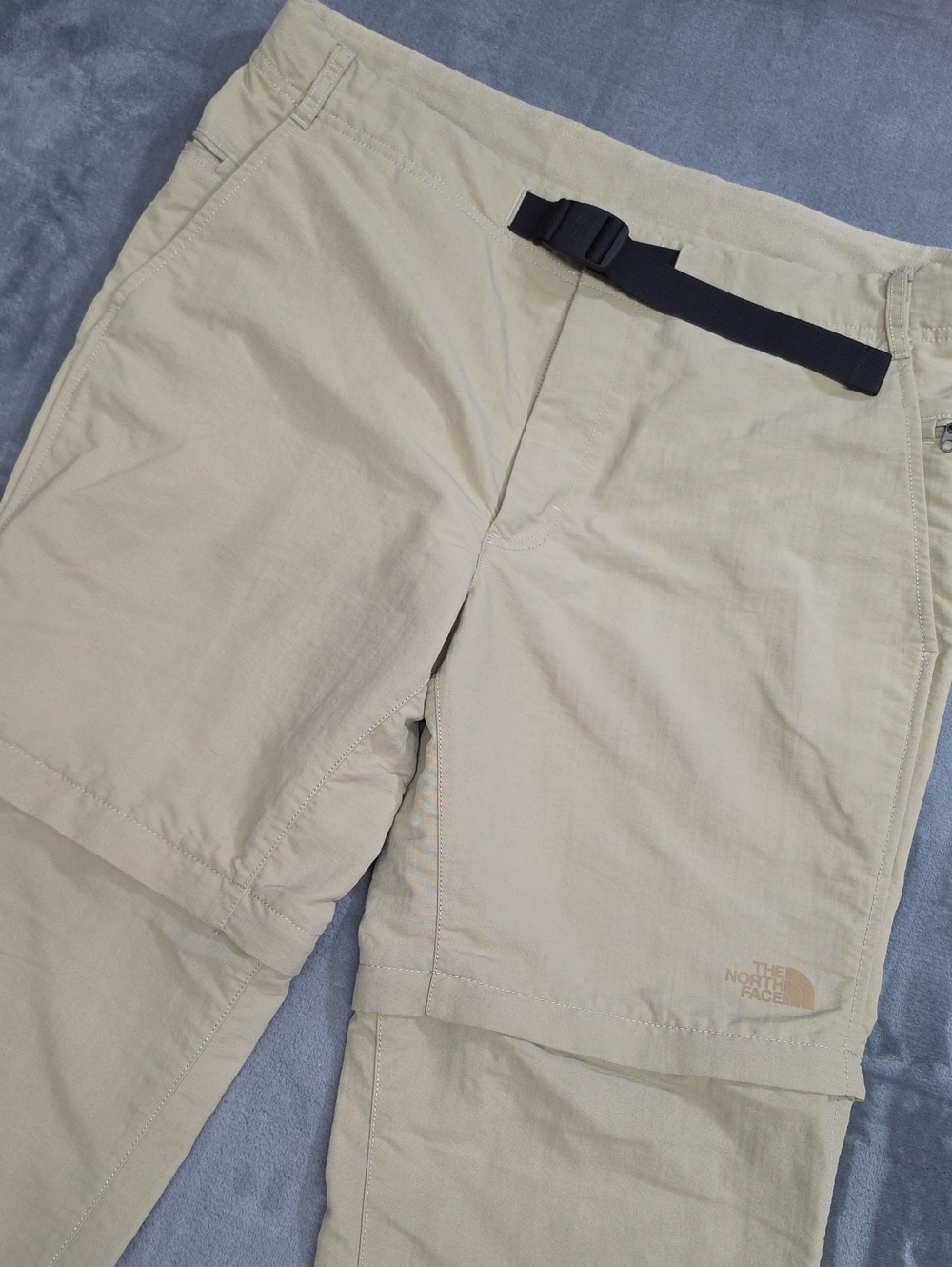 The North Face Men's 34 Convertible Shorts in Light Khaki with Black Belt